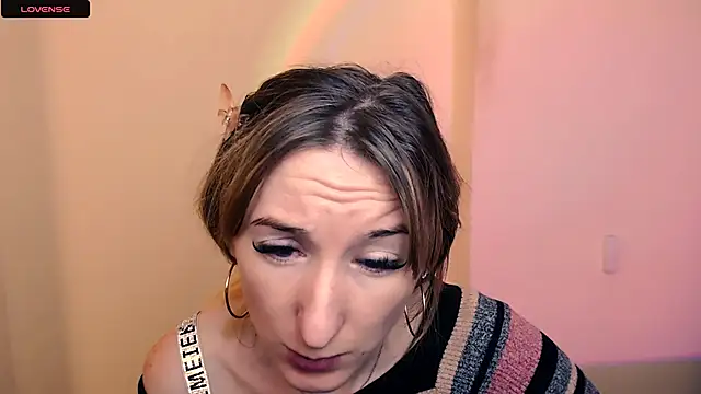 Snapshot of AmandaSell chatting on 31, 10, 2025 AmandaSell online show from 31, 10, 2025