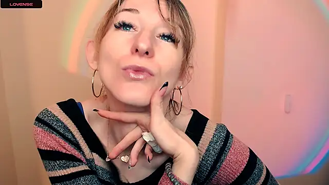 Snapshot of AmandaSell chatting on 4, 11, 2025 AmandaSell online show from 4, 11, 2025