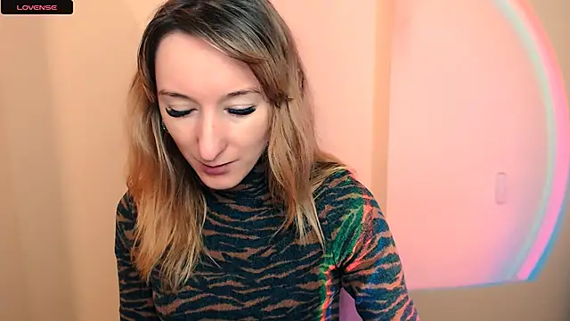 Snapshot of AmandaSell chatting on 27, 11, 2025 AmandaSell online show from 27, 11, 2025