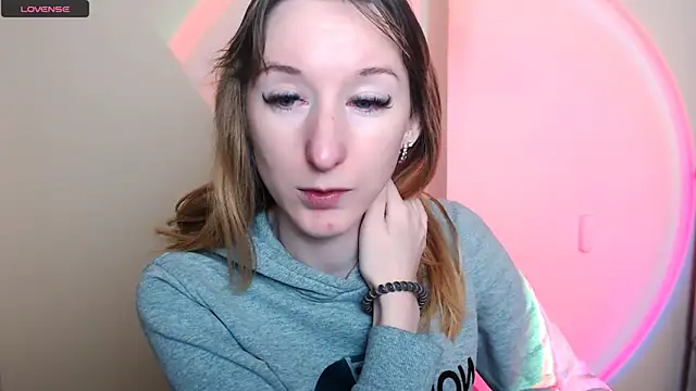 Snapshot of AmandaSell chatting on 1, 2, 2026 AmandaSell online show from 1, 2, 2026