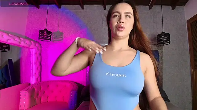 Taiissa  online show from 11, 7, 2026
