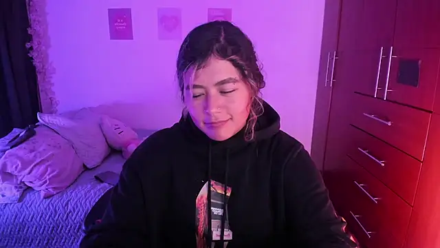 StephaniFox online show from 12, 10, 2025