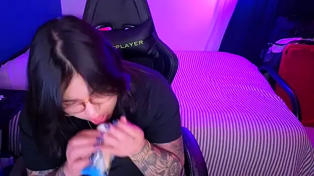 miacanela xo online show from 16, 2, 2026