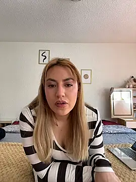 Alexxabootty online show from 6, 11, 2025