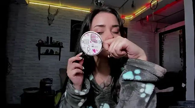 Kimmymadison- online show from 8, 12, 2024