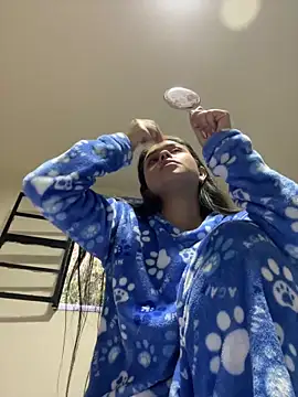 Kimmymadison- online show from 2, 10, 2025