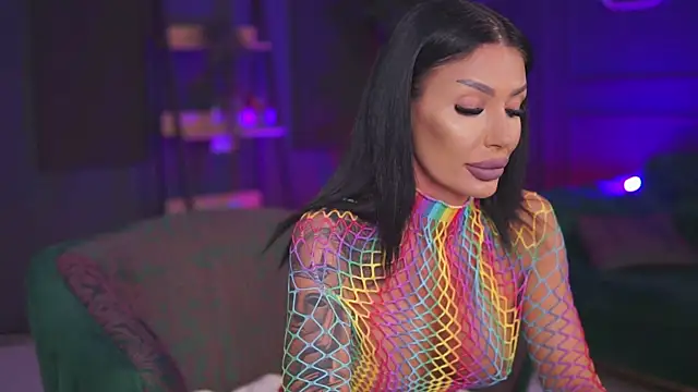 Snapshot of RaquelleVon chatting on 1, 2, 2025 RaquelleVon online show from 1, 2, 2025