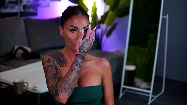 Snapshot of RaquelleVon chatting on 9, 2, 2026 RaquelleVon online show from 9, 2, 2026