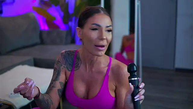 Snapshot of RaquelleVon chatting on 16, 2, 2026 RaquelleVon online show from 16, 2, 2026