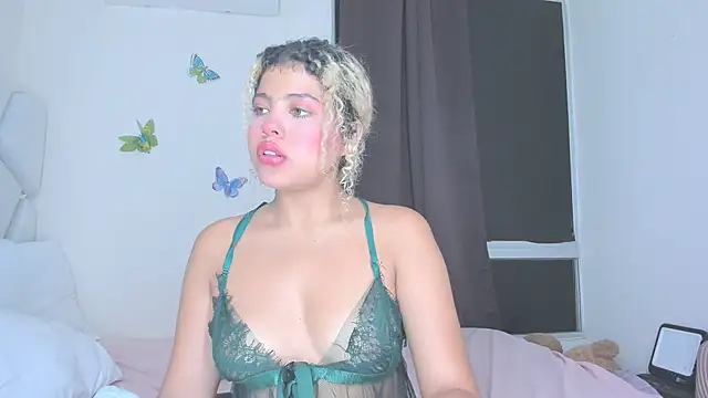 sofiacastillo01 online show from 29, 4, 2026