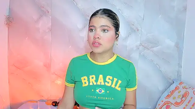 sofiacastillo01 online show from 12, 6, 2026