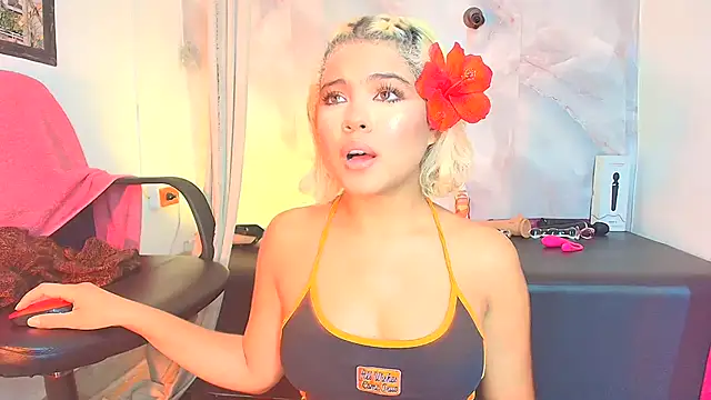 sofiacastillo01 online show from 11, 7, 2026