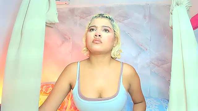 sofiacastillo01 online show from 17, 7, 2026