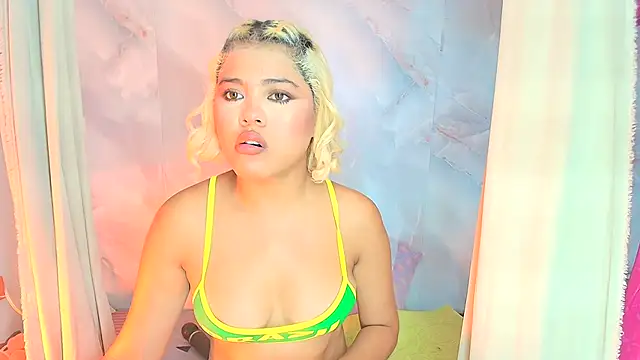 sofiacastillo01 online show from 18, 7, 2026