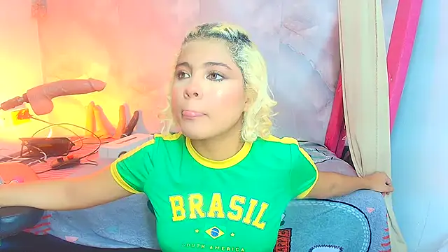 sofiacastillo01 online show from 20, 7, 2026
