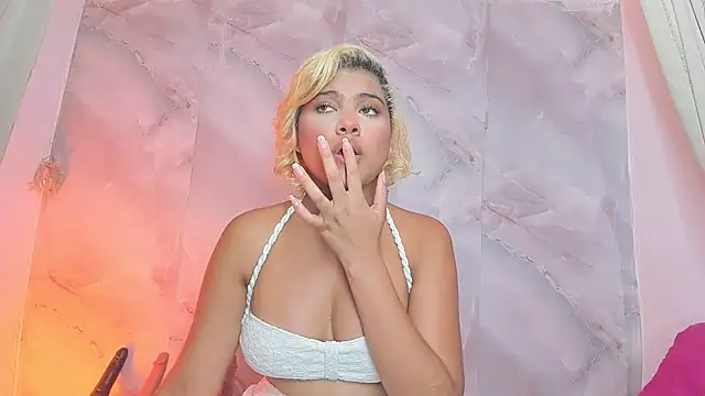 sofiacastillo01 online show from 1, 8, 2026