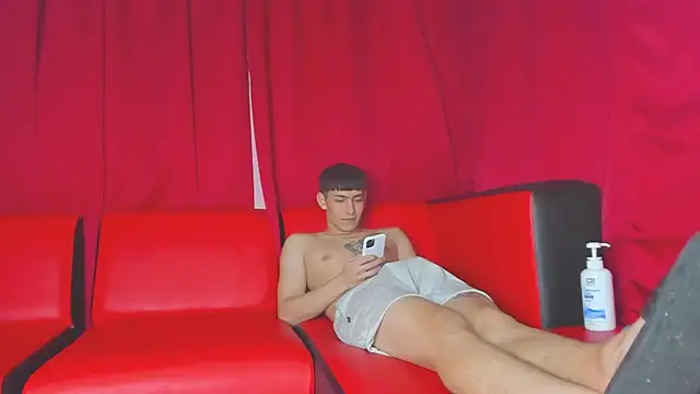 Snapshot of Extreme_Team8 chatting on 3, 2, 2025 Extreme Team8 online show from 3, 2, 2025