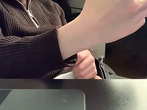 Snapshot of KendrickJiz chatting on 21, 11, 2025 KendrickJiz online show from 21, 11, 2025