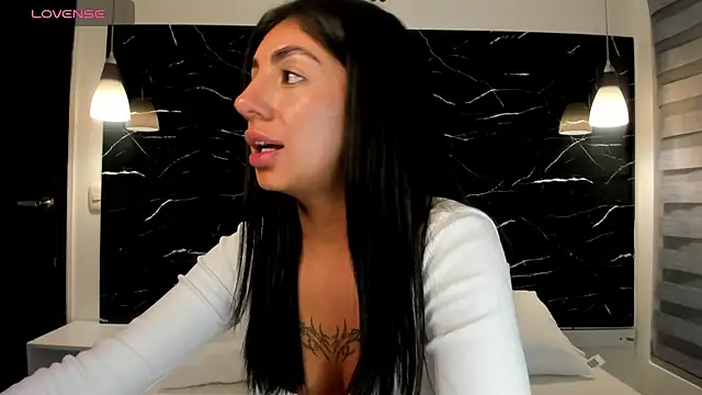 ANTONELLA  ROUSE  online show from 15, 3, 2025