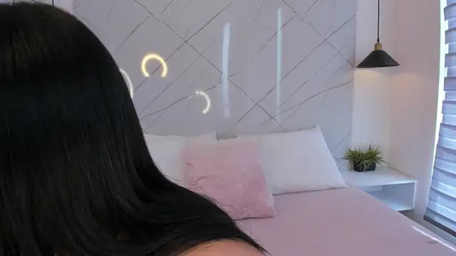 ANTONELLA  ROUSE  online show from 28, 9, 2025