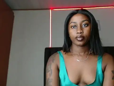 Snapshot of Miss_hot_candy chatting on 13, 1, 2025 Miss hot candy online show from 13, 1, 2025