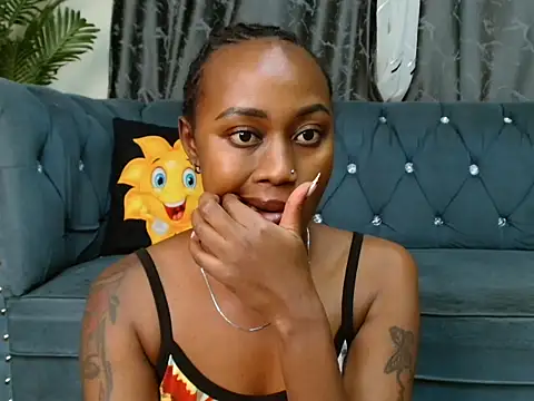 Snapshot of Miss_hot_candy chatting on 8, 3, 2025 Miss hot candy online show from 8, 3, 2025