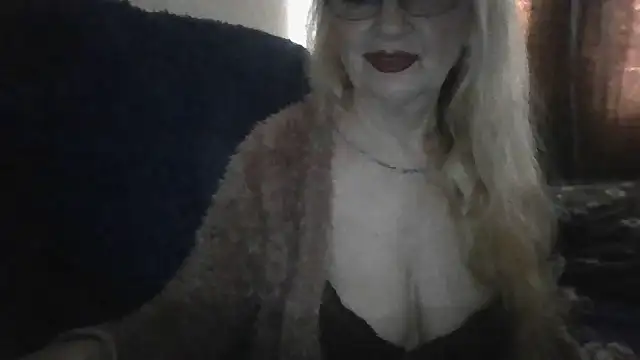 CarlyTreat online show from 10, 4, 2026