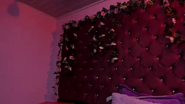 Snapshot of MaddyHudson chatting on 11, 9, 2025 MaddyHudson online show from 11, 9, 2025