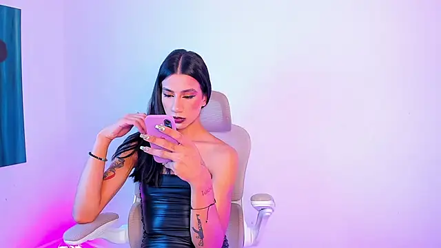 sofiaa grey  online show from 29, 6, 2026