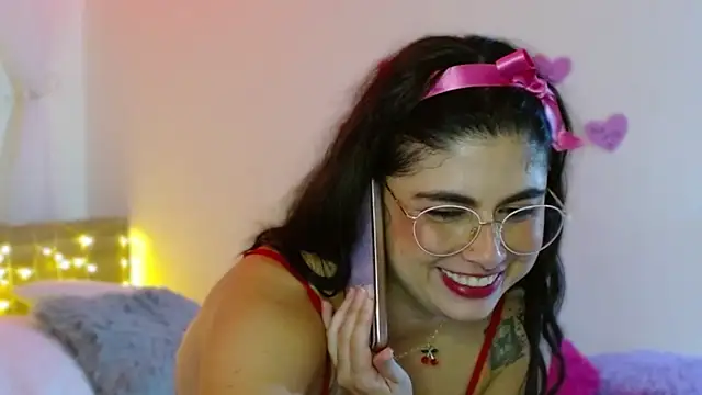 Juliietha servas online show from 15, 2, 2025