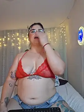 Juliietha servas online show from 18, 5, 2026