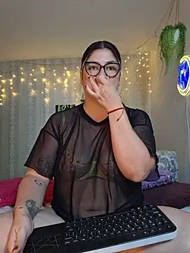 Juliietha servas online show from 3, 7, 2026