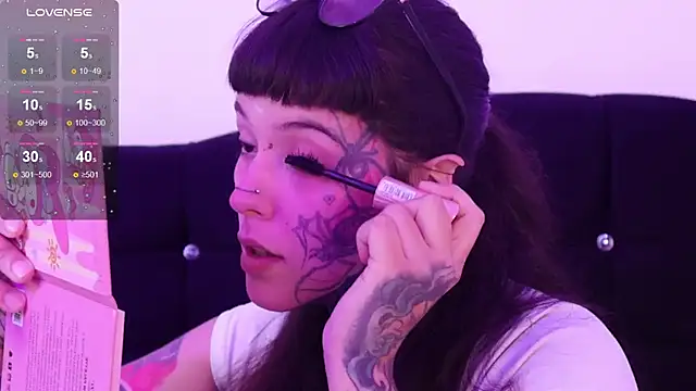 SylveonFox online show from 21, 1, 2025