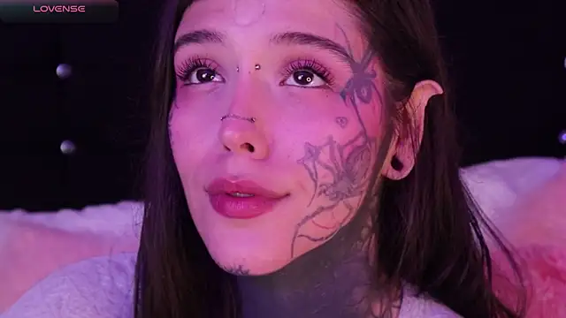 SylveonFox online show from 30, 1, 2025