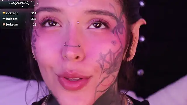 SylveonFox online show from 4, 2, 2025