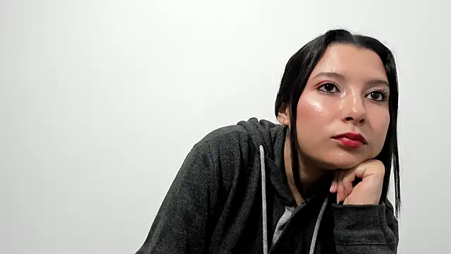 Snapshot of cami-01 chatting on 7, 11, 2025 cami-01 online show from 7, 11, 2025