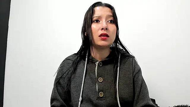 Snapshot of cami-01 chatting on 10, 11, 2025 cami-01 online show from 10, 11, 2025