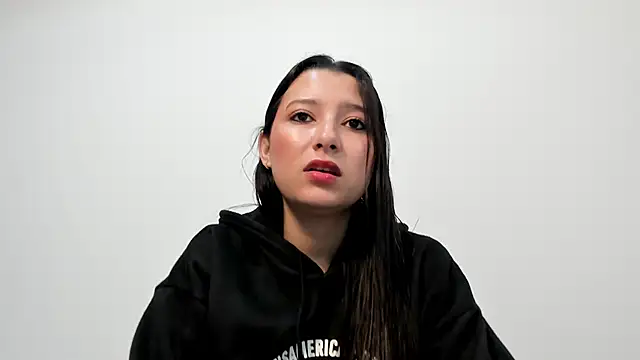 Snapshot of cami-01 chatting on 24, 11, 2025 cami-01 online show from 24, 11, 2025