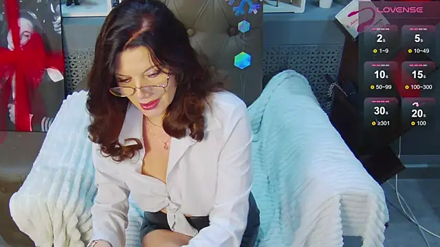 LucyBelli online show from 20, 12, 2025