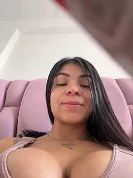 SophiaKarson online show from 5, 1, 2025