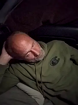 Snapshot of FloppyPickle4u chatting on 10, 2, 2025 FloppyPickle4u online show from 10, 2, 2025