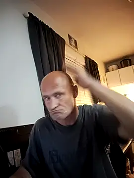 Snapshot of FloppyPickle4u chatting on 25, 2, 2025 FloppyPickle4u online show from 25, 2, 2025