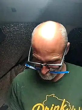 Snapshot of FloppyPickle4u chatting on 12, 3, 2025 FloppyPickle4u online show from 12, 3, 2025