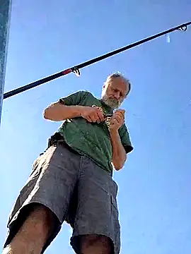 Snapshot of FloppyPickle4u chatting on 27, 10, 2025 FloppyPickle4u online show from 27, 10, 2025