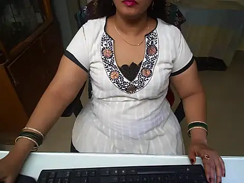 Arushisingh8888 online show from 15, 9, 2025