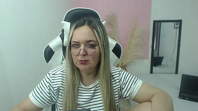 Snapshot of samy_vsn chatting on 23, 6, 2026 samy vsn online show from 23, 6, 2026