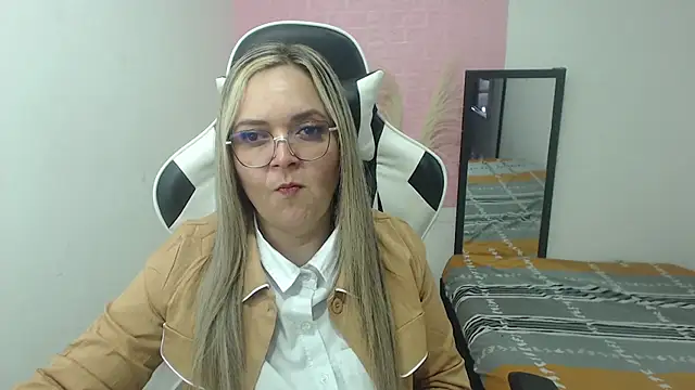 Snapshot of samy_vsn chatting on 2, 7, 2026 samy vsn online show from 2, 7, 2026