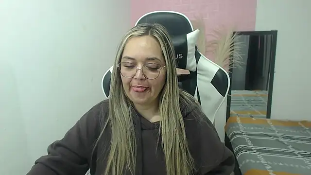 Snapshot of samy_vsn chatting on 13, 7, 2026 samy vsn online show from 13, 7, 2026
