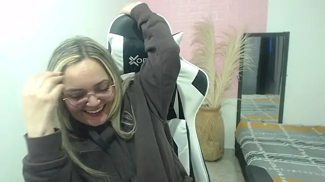 Snapshot of samy_vsn chatting on 14, 7, 2026 samy vsn online show from 14, 7, 2026
