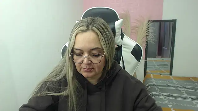 Snapshot of samy_vsn chatting on 15, 7, 2026 samy vsn online show from 15, 7, 2026